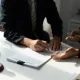 رسوم توثيق عقود الشركات