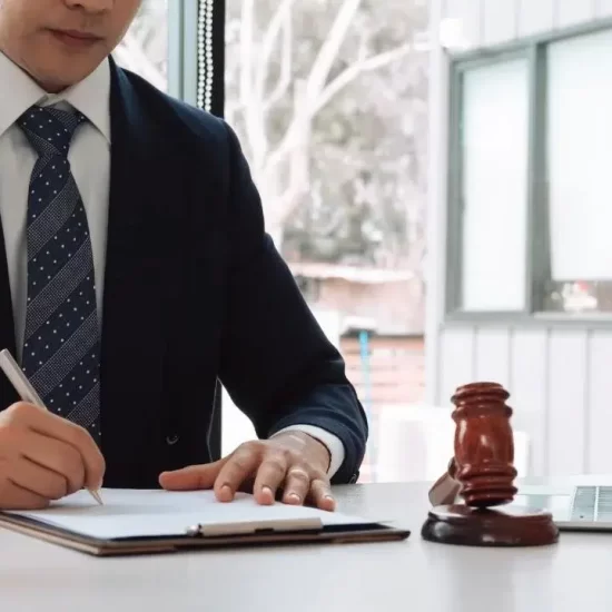 محامون ومستشارون قانونيين متخصصين فى استشارات الشركات